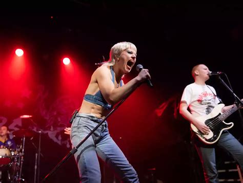 five minutes with amyl and the sniffers 